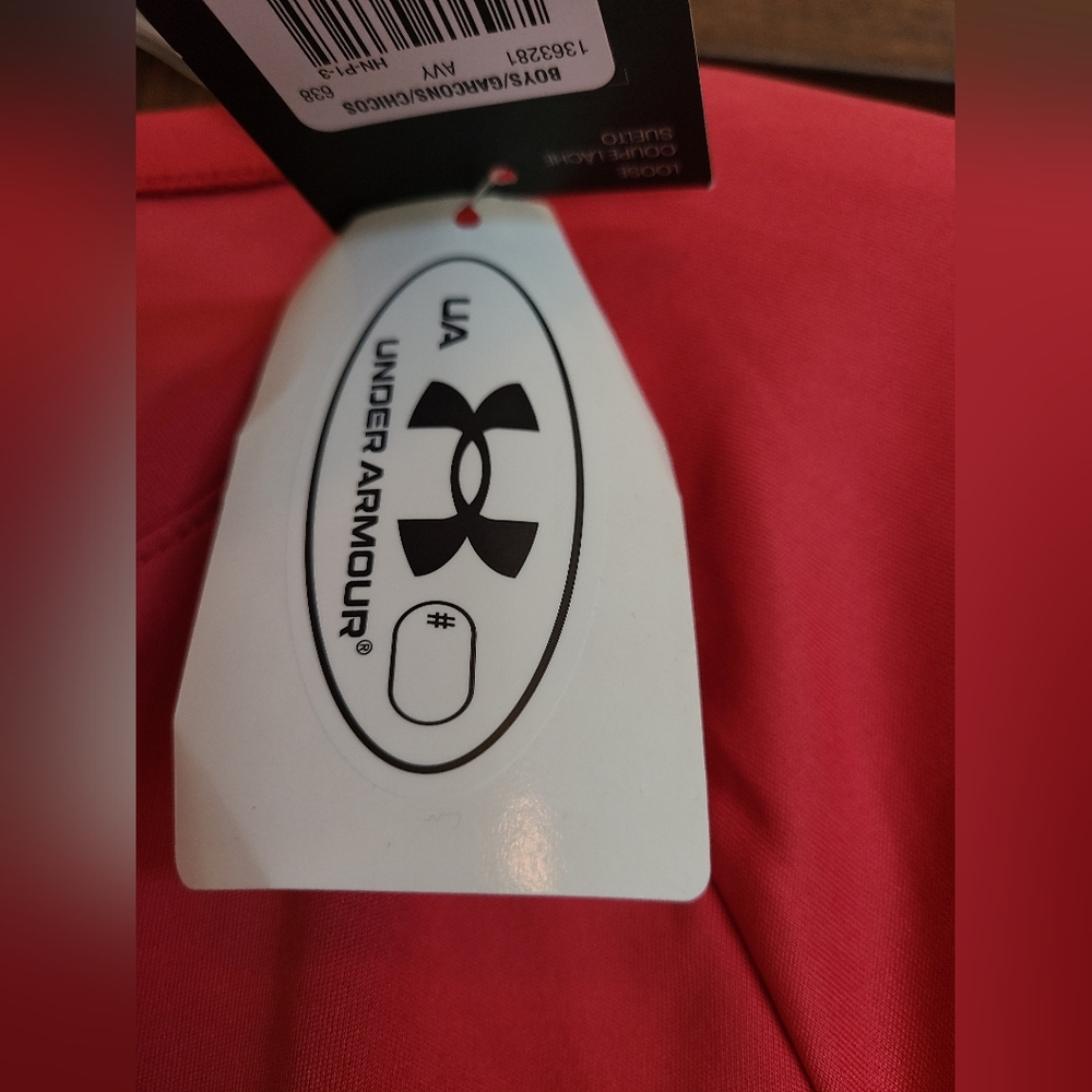 NWT! Boys Under Armour tshirt - Picture 4 of 6